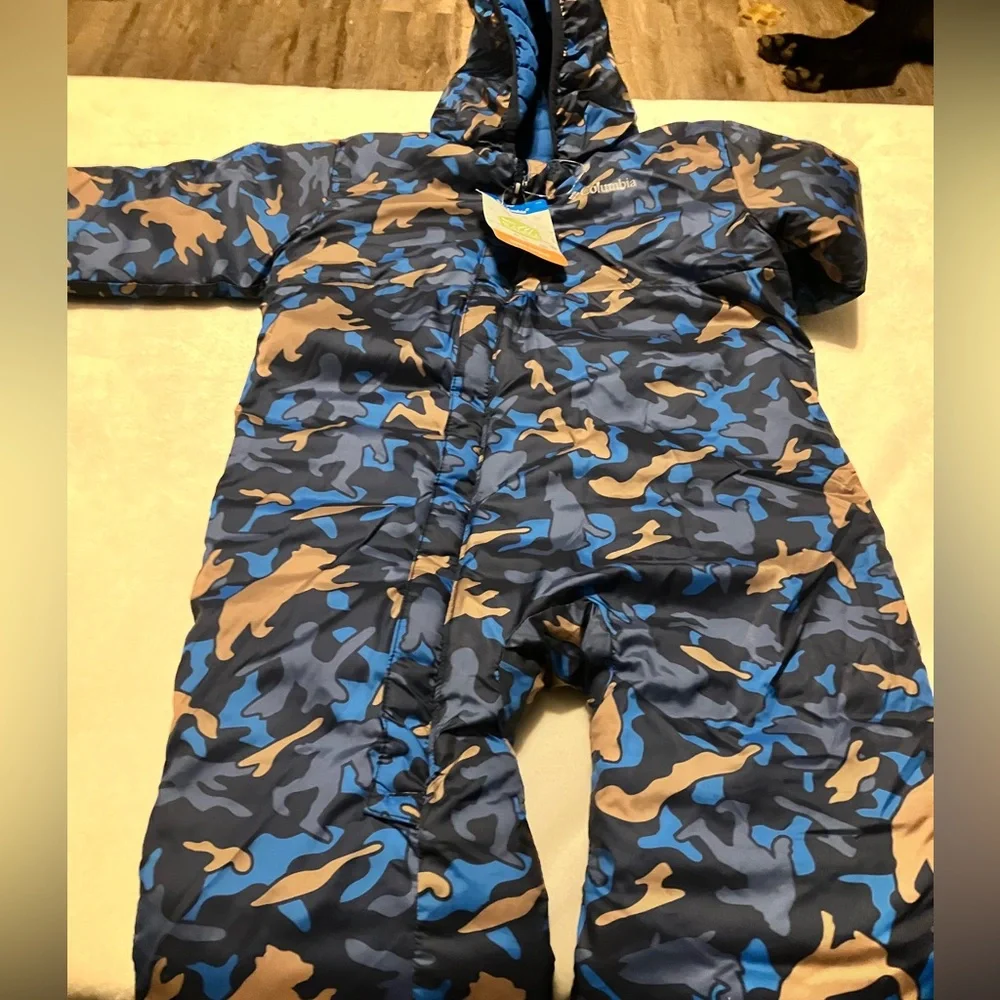 Reversible Columbia snowsuit/Sasquatch - Picture 1 of 7